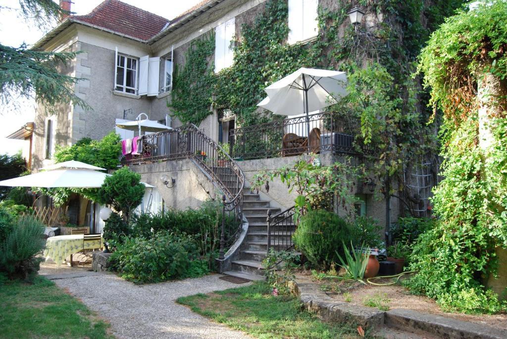 Chambres D'Hotes Les Pratges Figeac Exteriör bild